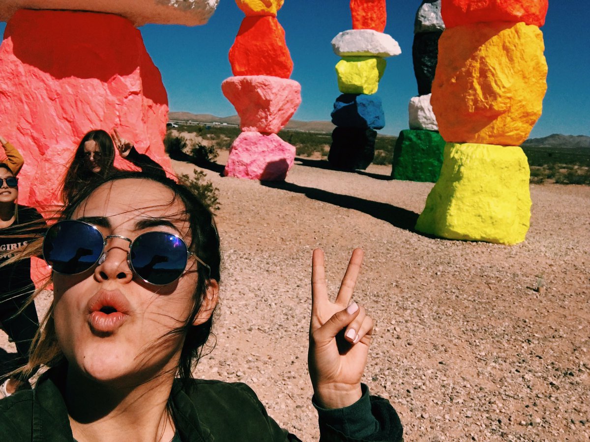ryanngiampietro's tweet photo. seven magic mountainsss✨🌈 https://t.co/QlbDQYvZfU