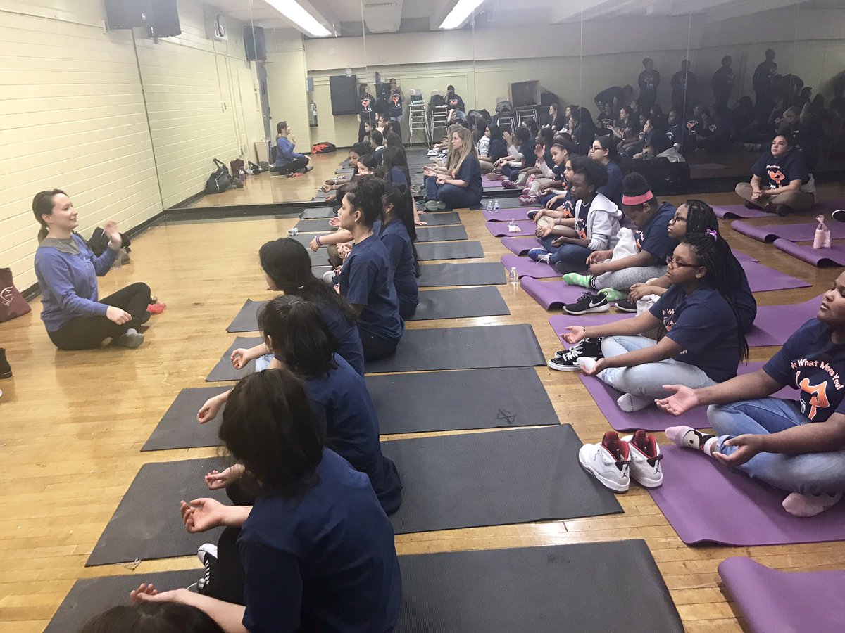 TheNewMS53's tweet photo. Guest speakers, yoga, team building, self portraits, &amp; DJ'ing! 6th Annual All Girls Forum #DoWhatMovesYou @District27NYC https://t.co/5P81KBawvr