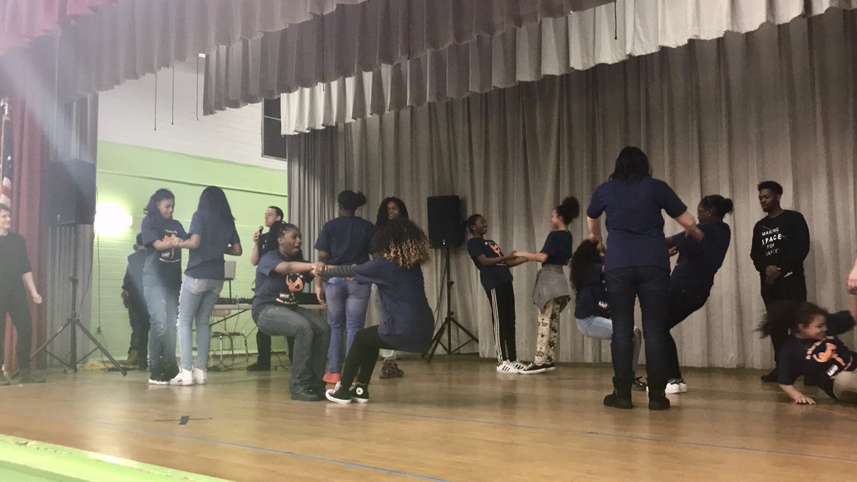 TheNewMS53's tweet photo. Guest speakers, yoga, team building, self portraits, &amp; DJ'ing! 6th Annual All Girls Forum #DoWhatMovesYou @District27NYC https://t.co/5P81KBawvr
