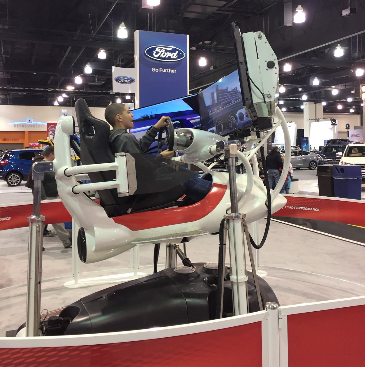 MilAutoShow's tweet photo. #Ford brought their amazing driving #simulator with them to the #MKEAutoShow! https://t.co/wreOmY2vqq
