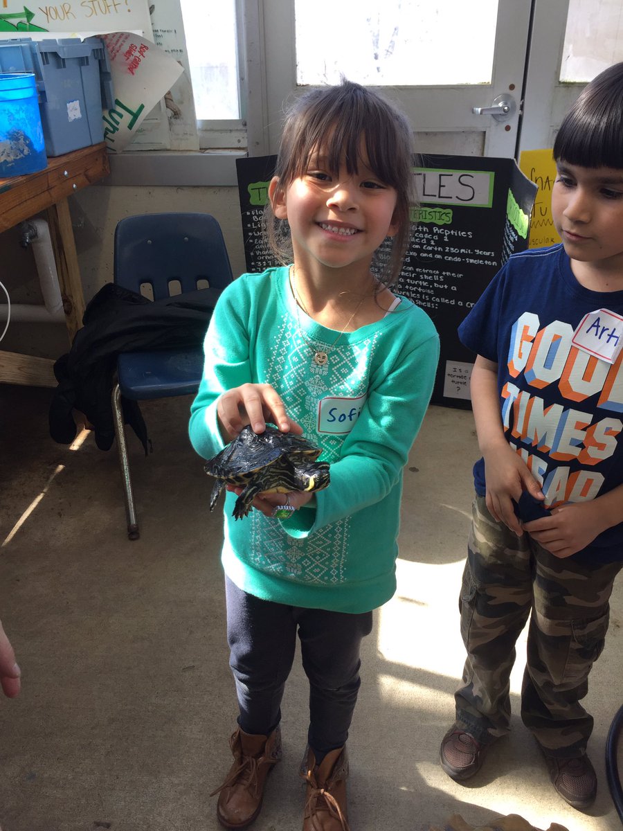 ms_lair's tweet photo. We got to hold some crazy things on our field trip yesterday 🙈 so fun!! #rockets512 #smsd https://t.co/eufdUxWsj8