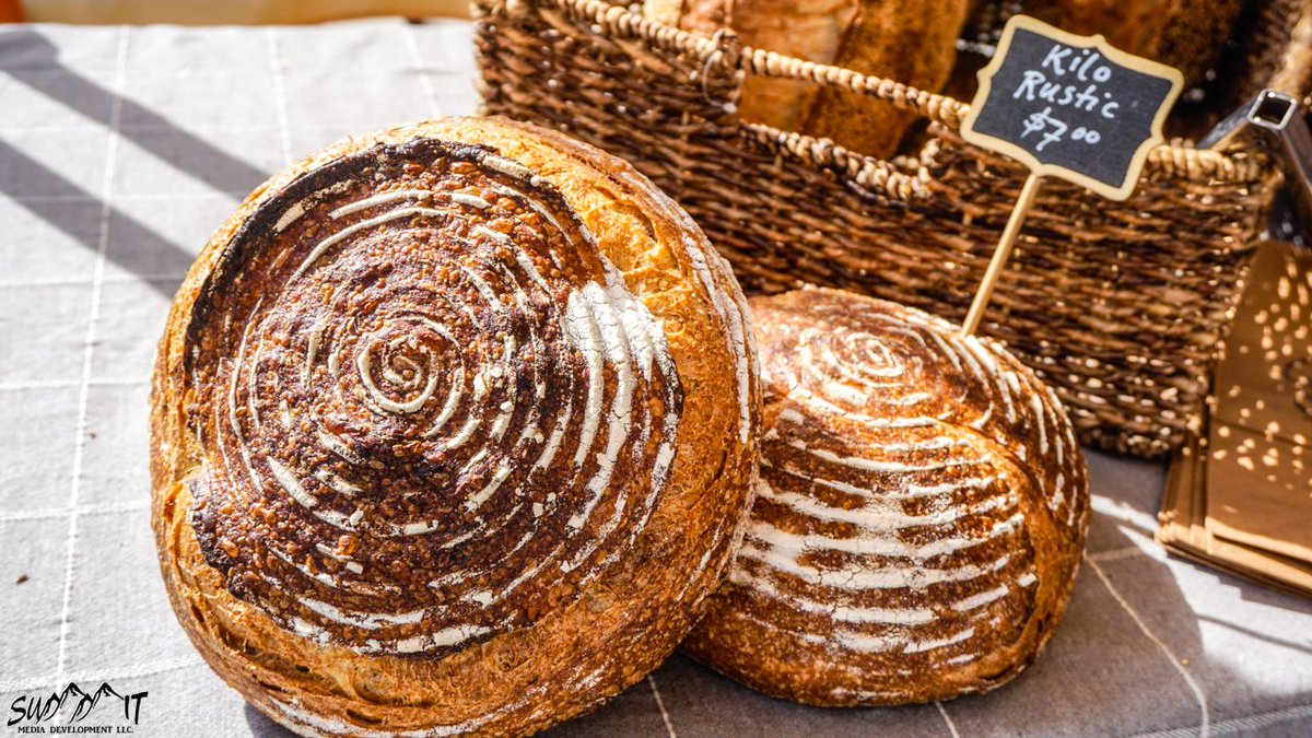 summitmediadev's tweet photo. #RusticLoaf from #RiseUpArtisanBakery at @rvgrowersmarket. We stock up on #RiseUp #bread between #market days at @ashlandfoodcoop :) https://t.co/QGJ8OoEMjc