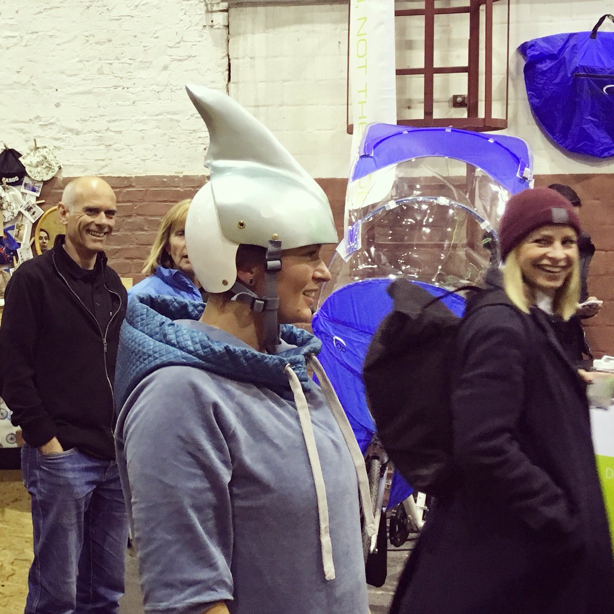 silentrocco's tweet photo. A shark is on the loose at #BerlinerFahrradschau. She's wearing #FixedHeadGear, a handmade head protection by #SmirkMasks. https://t.co/qDK2x51Hvi