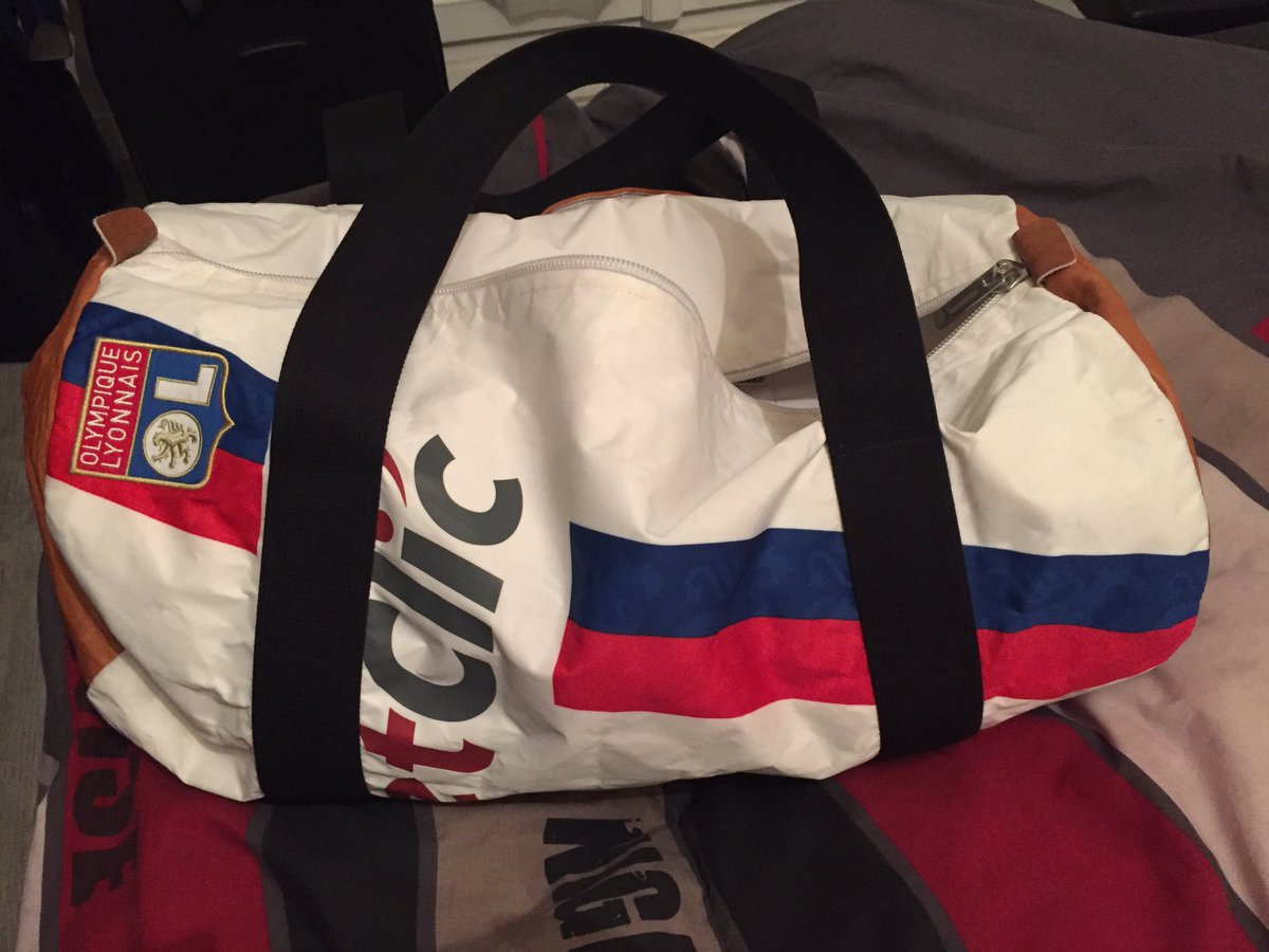 cinegone's tweet photo. La meilleure nouvelle entre moi et l'@OL aujourd'hui? Bizarrement c'est pas grâce à Genesio!
Cc @1bag1match https://t.co/uuUQTw9RlA