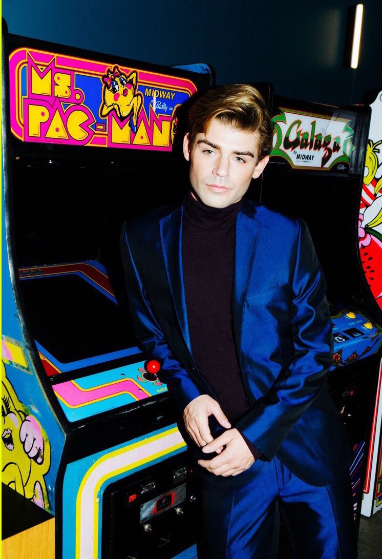 KevinLarkinn's tweet photo. Another from @roguemagazine
Photography @isaacsterling
Styling @gorgevillalpando
Grooming @mariahnicolebeauty
Written by @thelaurabarrett https://t.co/0KYdrDbVyV
