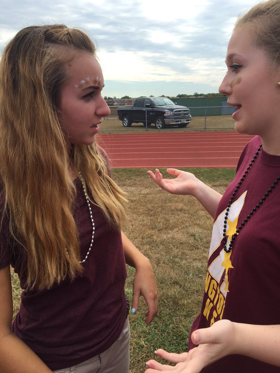 sarahgoww's tweet photo. Happy birthday to my fav baby spice 🎉🎉 love you girlie ❤️❤️❤️ @emitch115 https://t.co/QhYbnKag0t