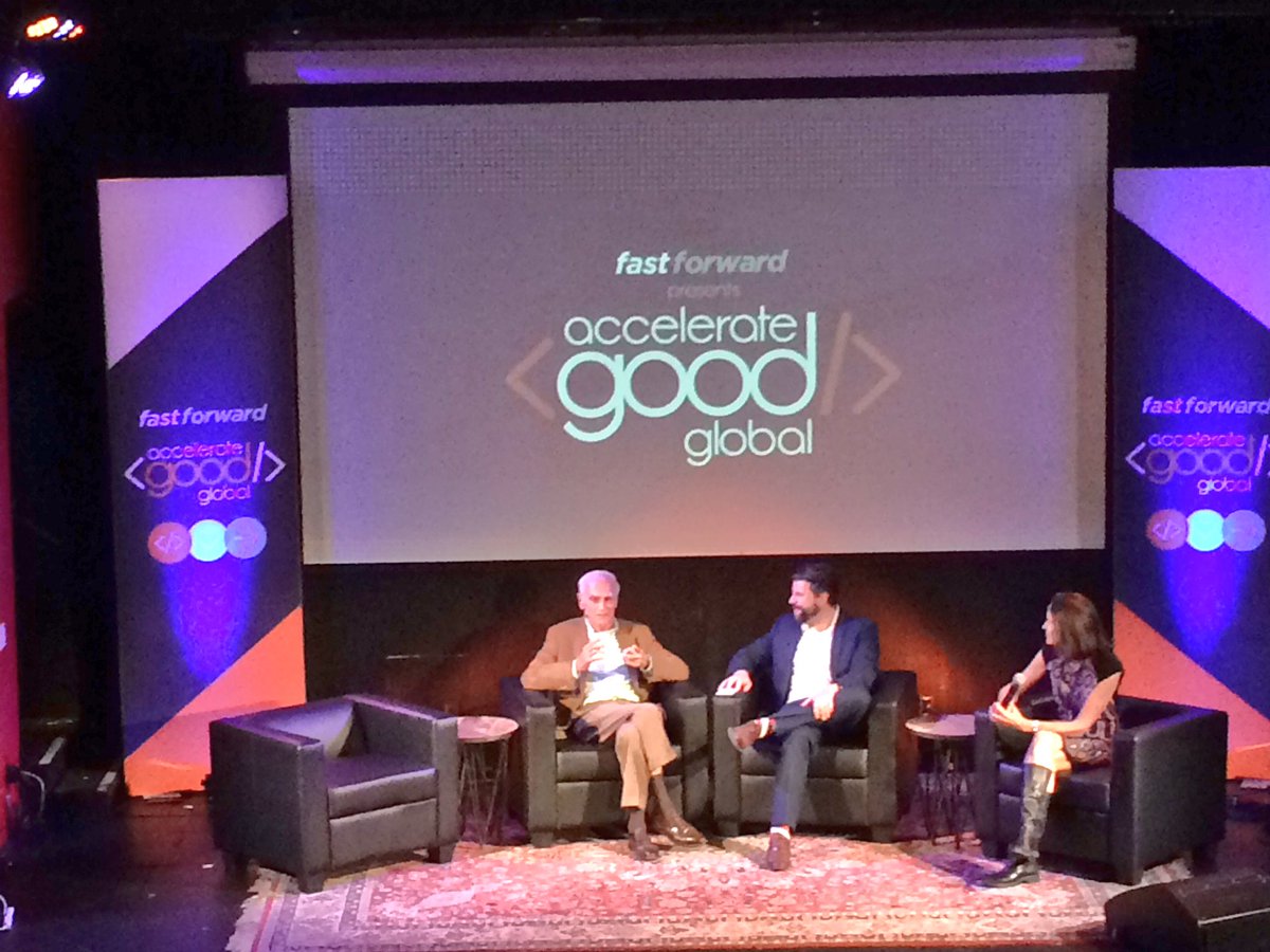 care_oh_liine's tweet photo. "It's so important the @nytimes gets back in the @WhiteHouse" - the legendary Bill Draper of @DRKFoundation #AGG17 #erbcoolproject https://t.co/jLeDwfqxV0