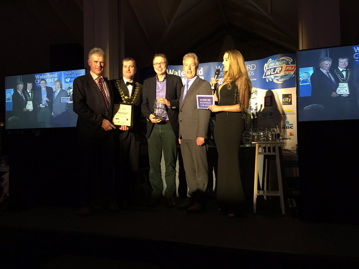 wlrfm's tweet photo. The winner of the Best in Retail award is @ArdkeenQFS. This award is sponsored by @waterfordcc Waterford Gift Voucher #WBA17 https://t.co/7yjJbtUxX9