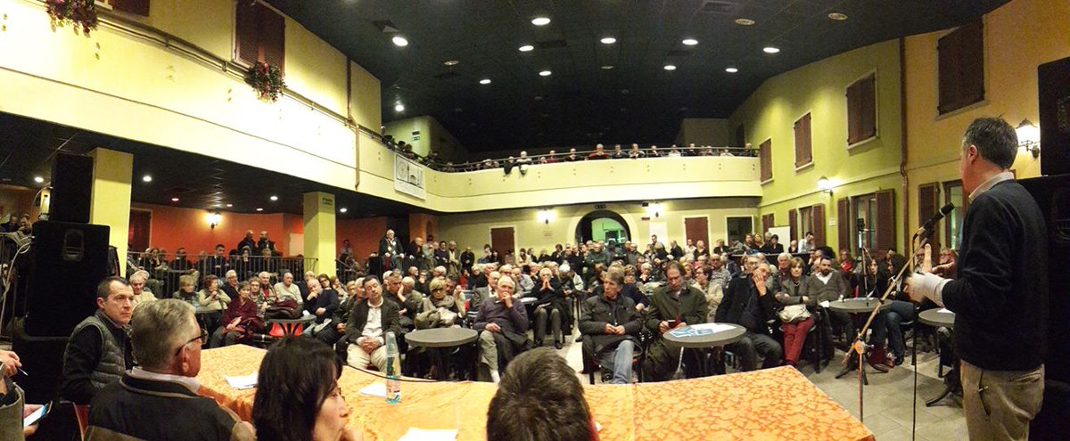 MircoBagnari's tweet photo. Ci sono persone che fanno parte di una comunità politica che vuole confrontarsi.. Si ascolta, si condive #pdravenna https://t.co/roGbT4ruqX https://t.co/9Ohguiv6vx