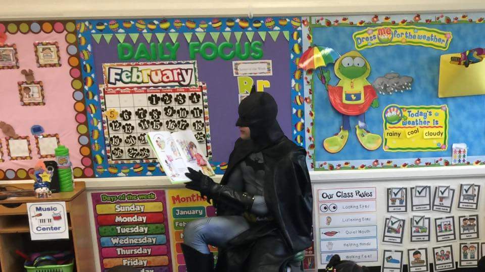 theNewBatman1's tweet photo. Got a chance to read to multiple pre-k kids this week! https://t.co/s9xpFrta7g