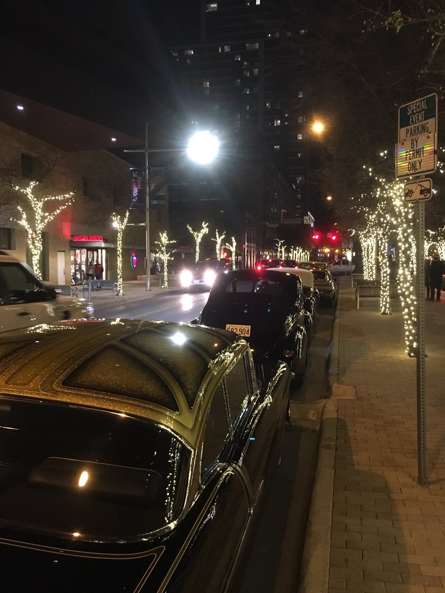blueberry_town's tweet photo. Hot Rods in front of the release party for #ArrowsToFire #AustinSpeedShop https://t.co/HPDVlMhBxC