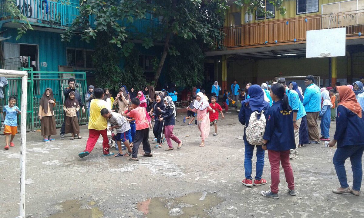 Acara yang berlangsung hari ini dari proker SEMA F.Psi KMUP yaitu Psychogreen Campaign!