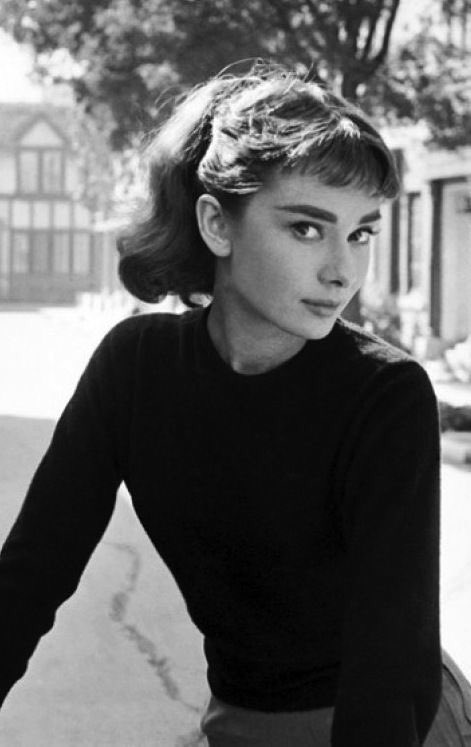 timelessbae's tweet photo. Audrey Hepburn https://t.co/h1RRed7tUA