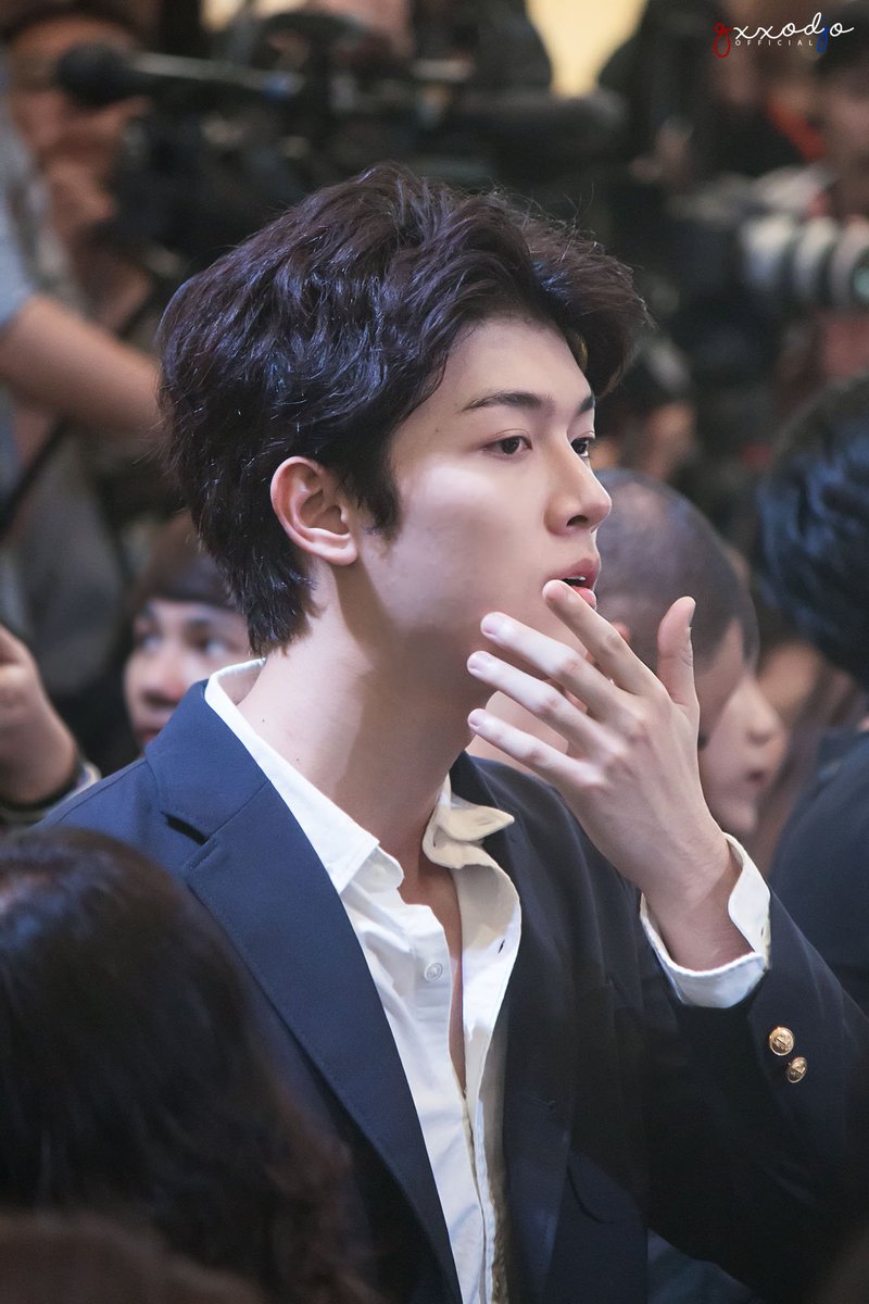 GxxodJoOfficial's tweet photo. 170303 รูปมุมข้าง...ไม่ใช่ข้างขวานะ แต่ข้างๆหัวใจ แฮ่~ 😜❤️ @gxxod4 #ก็อตอิทธิพัทธ์ #GxxodJoOfficial https://t.co/TKwxqnKXpL