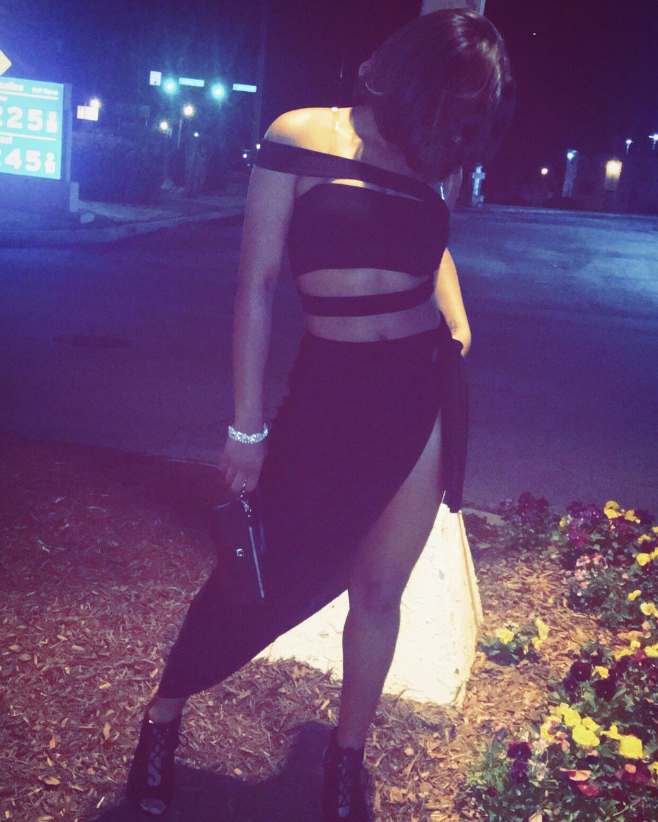 AriaTheGreat__'s tweet image. On my Gabrielle Union 👠🍷#IssaSnack #Birthday #MorePicsToCome