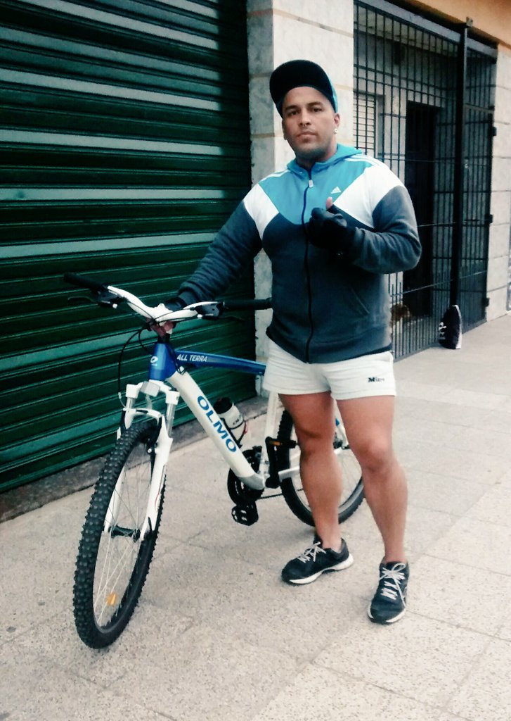 chapitamiedi's tweet photo. #tweetbike #tweetcool #SabadoDeGanarSeguidores 💣💣💣💪💪💪🔥🔥🔥 https://t.co/oanlfSXruj