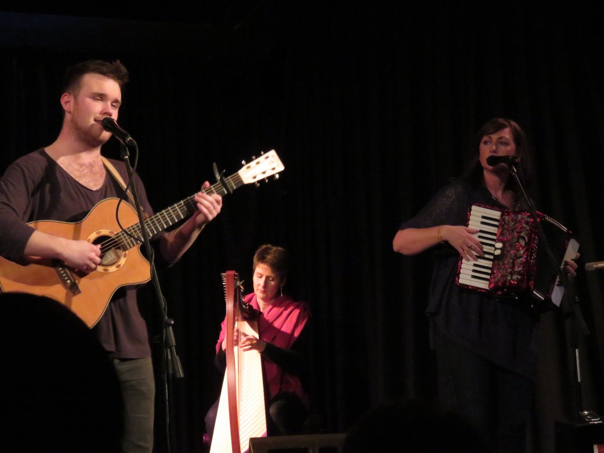 Splann o keskan <a href="/ChangingRMusic/">The Changing Room</a> haneth
Meur ras bras <a href="/acornpz/">The Acorn</a> <a href="/PzCornishFest/">Pz Cornish Festival</a>
#Kernewek #Kernow 
#GoelPeran #CornishMusic