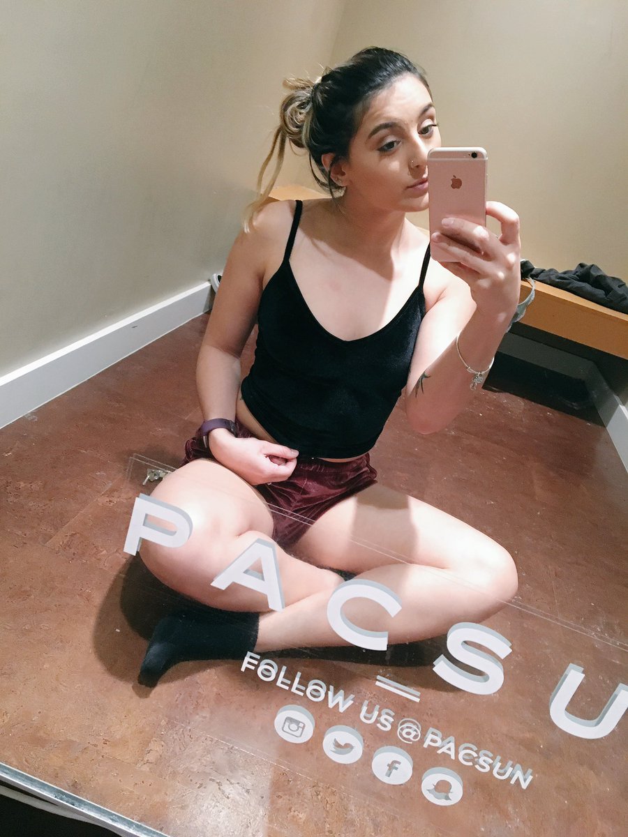 haylsmartin_'s tweet photo. Love my work @PacSun #associatead #pacsunstyle https://t.co/AUWEvR8Oyk