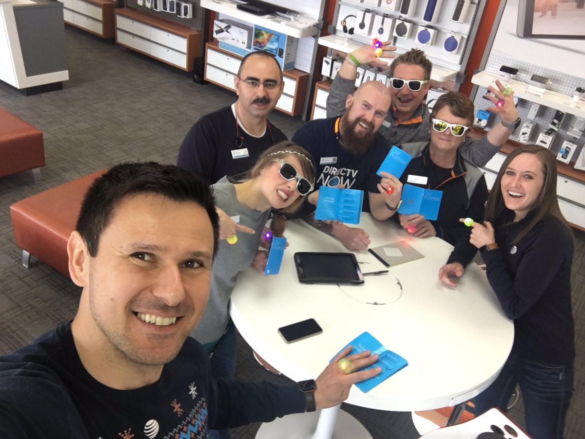 jakefrom_att's tweet photo. #ourpromisemeeting #ourglowingpromiserings #bestcustomerservice https://t.co/AjpZaud2kT
