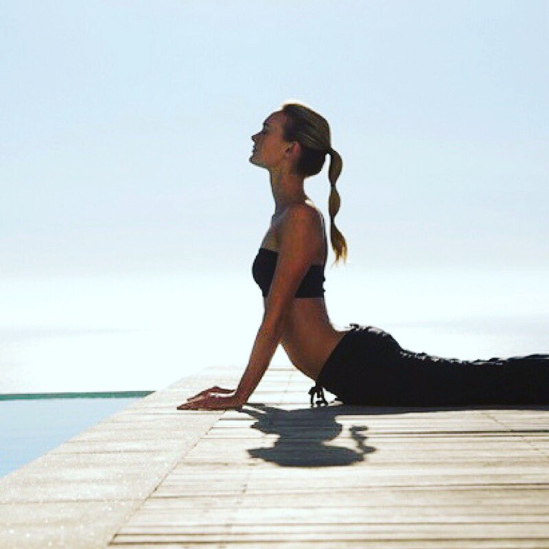 PureSynergieSkn's tweet photo. Stretch it out 💚 and relax 🌟#foryou https://t.co/KyOeUvI4Cg