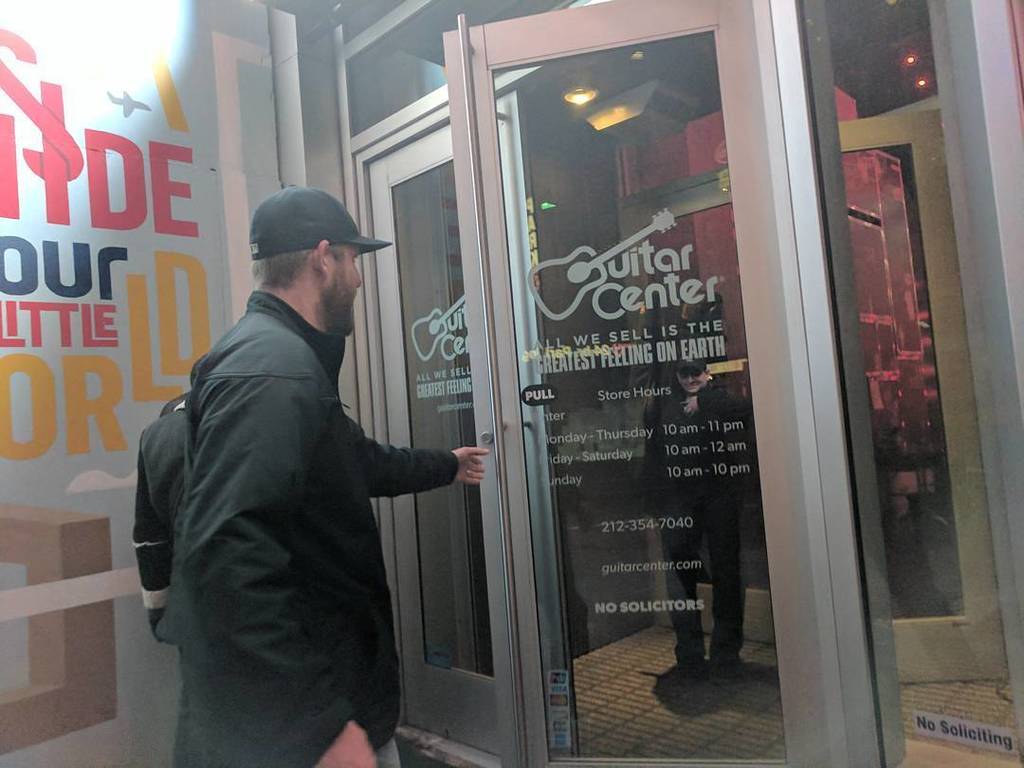 Stuart Neal tweet media