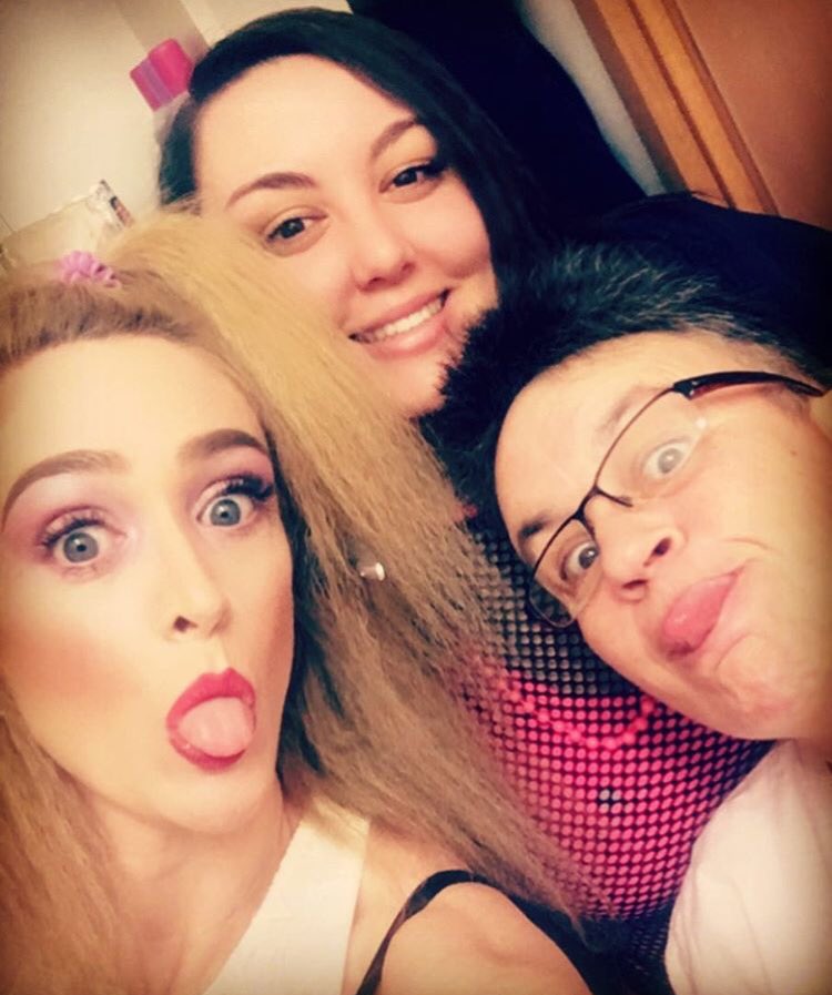 abbie_0106's tweet photo. #funatwork 😉✌🏻 https://t.co/WicgdvXANm