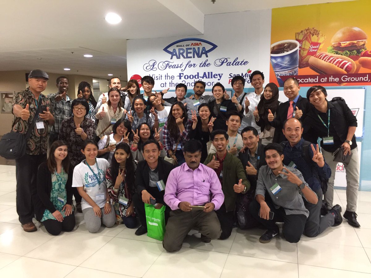 MelvinSalinasal's tweet photo. #GPYE delegates attend the #2017GlobalYouthSummit at MOA Arena! Young leaders of the world unite for #GlobalPeace! #GlobalYouth4sdgs https://t.co/XGEEgVhs0T