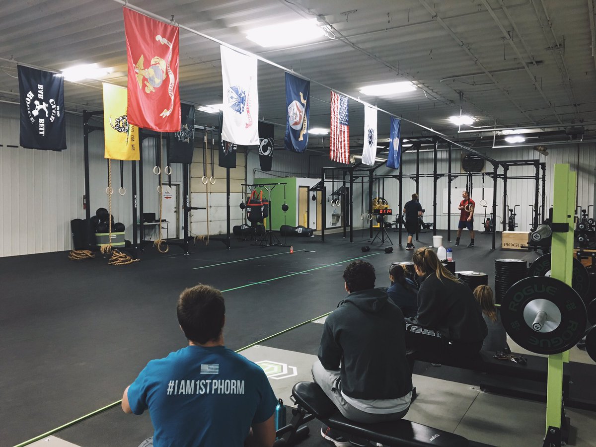 CF_Aggregate's tweet photo. #17point2 has started! Also, we have two #free #crossfit #workouts tomorrow with MO' Fitness. 930 and 1030am #fitness #columbia #missouri https://t.co/7yJkpnAU61
