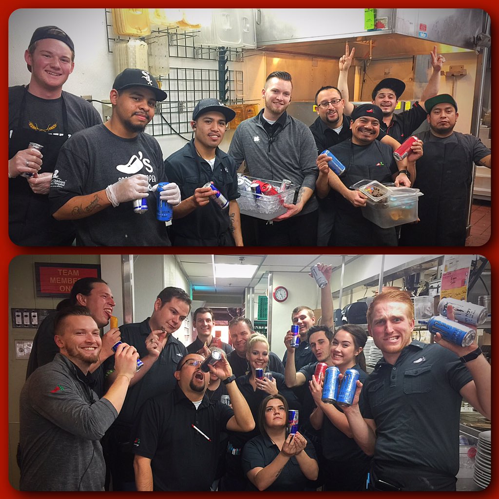 baseball_gurl23's tweet photo. *Round 2.... TM Appreciation Day! LOVE this team of mine! #ChilisLove #TeamMemberAppreciationDay @ChilisJobs @DingmanAdam @Juan23Cortes https://t.co/LFexxKU0qp