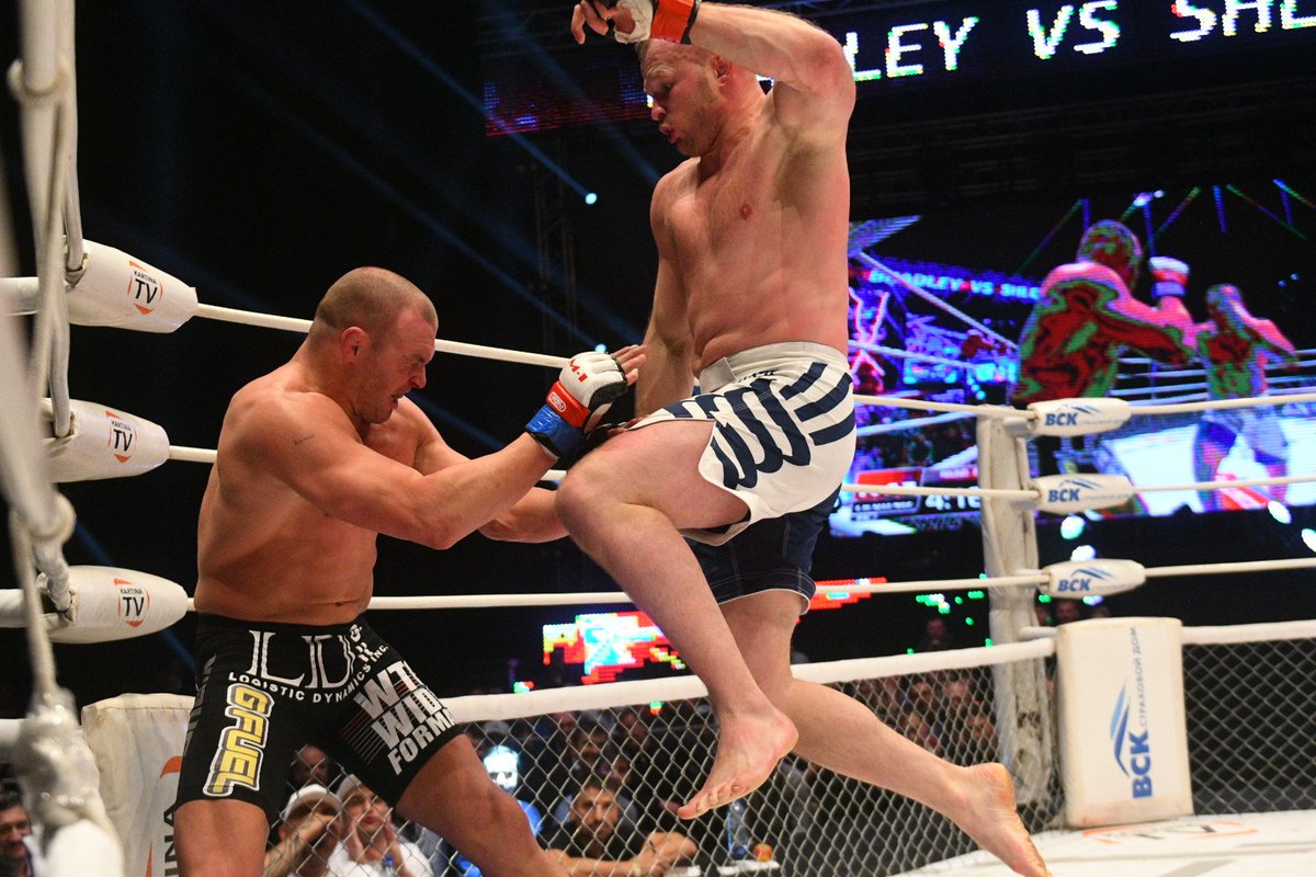 M1GlobalNews's tweet photo. Alexander @StormShlemenko vs @paulbradley184 was epic! Watch all #M1Challenge75 event fights free on M1GlobalTV: https://t.co/gTe3tFW2Bb https://t.co/3lyEGoHNyM