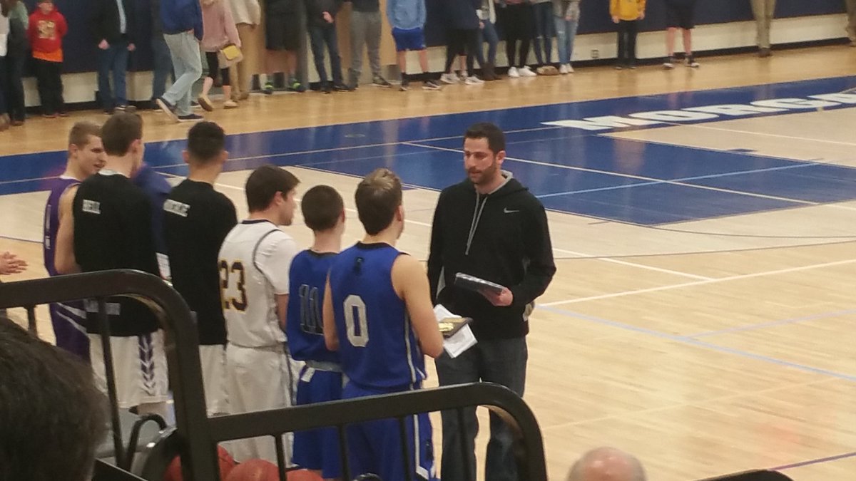 NBHS_TBirdNews's tweet photo. Brett LeQuire receiving his SLC Player of the Year award &amp; Dave Parness receiving the SLC Coach of the Year honors @NBHS_Athletics #ctbb https://t.co/ksyXvMm6OK