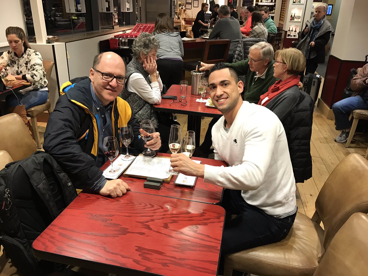 In10sivist's tweet photo. With The Godfather of airways enjoying some wine after a great course. https://t.co/ggQrmHq2Ok
