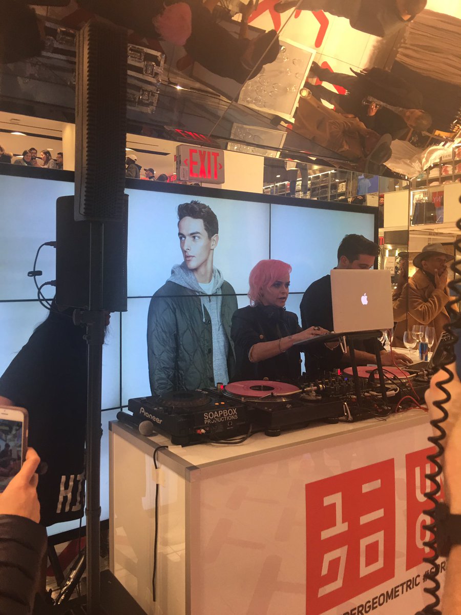_TheKnockturnal's tweet photo. . @TarynManning spins @UniqloUSA #sprzny #supergeometric launch https://t.co/NHhDaCfcKI