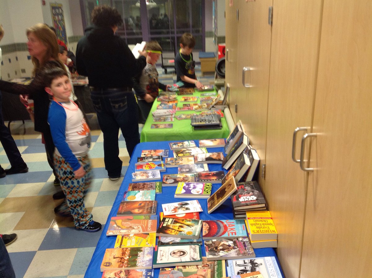 PlymptonPRIDE's tweet photo. PJs &amp; Books! @PlymptonPRIDE @PlymptonPTO https://t.co/WSyVjFcCOH