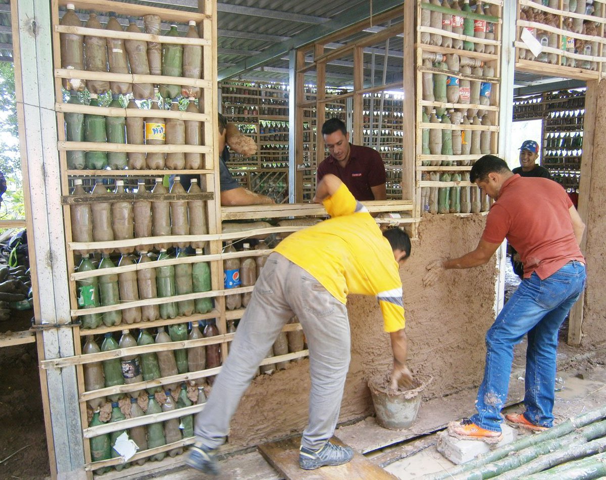 Intavi's tweet photo. Construimos la 1era #EscuelaEcologicaTachira de Venezuela #OrgulloDeIntavi #OrgulloDeInteduca #EnTachiraNosUneLaPaz https://t.co/LsiyKq6yfc