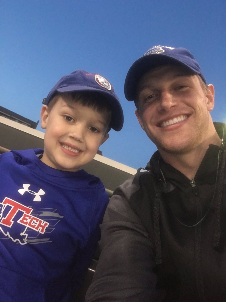 tmcclelland's tweet photo. Grayson and @_CSmith10 are cheering on @LATechBSB tonight! #EverLoyalBe #WeAreLATech https://t.co/O1I3KHcwmt