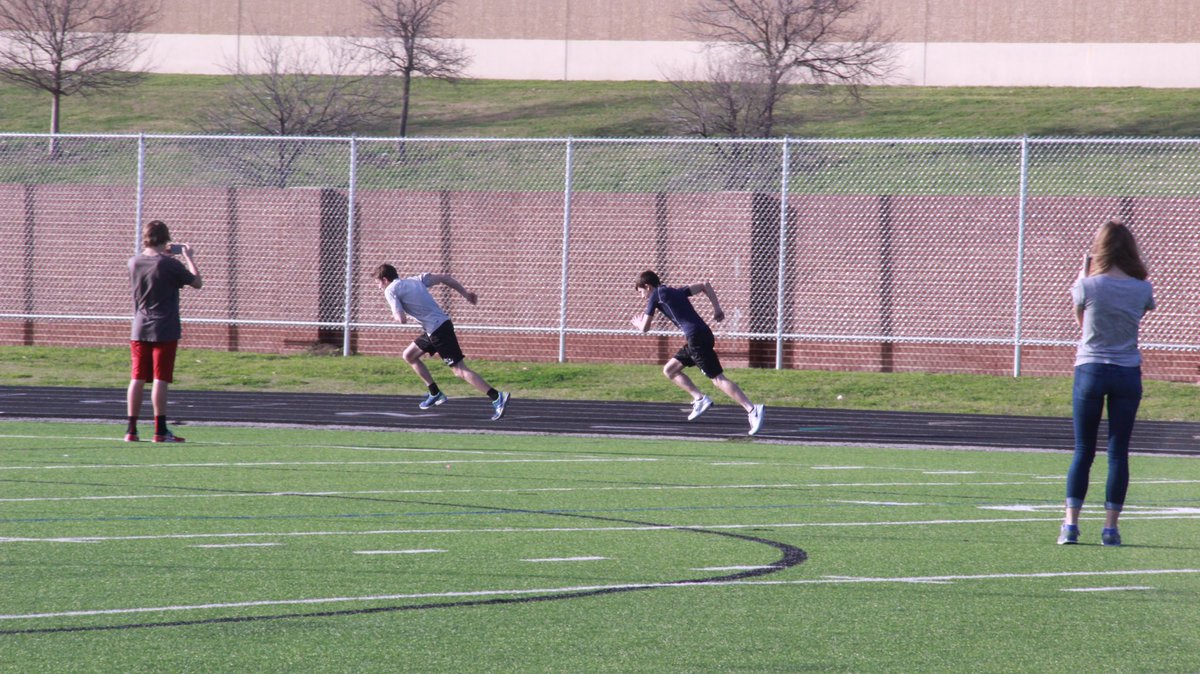 CHSCampusNews's tweet photo. Teacher vs Student: Spanish teacher Trent Pickrell takes on sophomore Jack Wilkinson in a 200 meter race. Pickrell wins. https://t.co/pKVWT4F13V