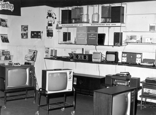 ColorTVMan's tweet image. My TV Store in the 1960s