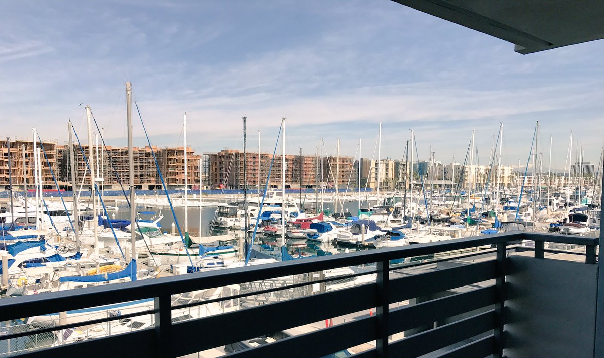 magarwal12's tweet photo. Room with a view. I can get used to this. #MegzInLaLaLand #CaliLiving https://t.co/99JC1atj0W