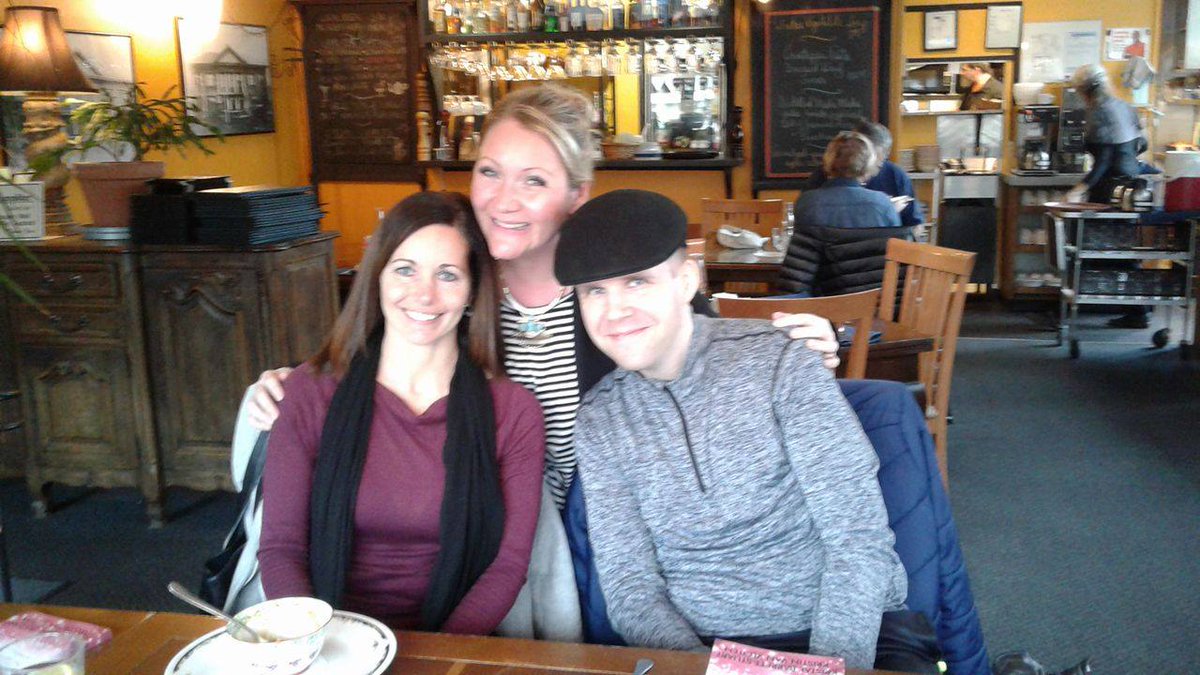 United by the #Universe: Three #EarthAngels coming together for an afternoon of #love &amp; #healing here in #Vancouver. #WalkingEachOtherHome