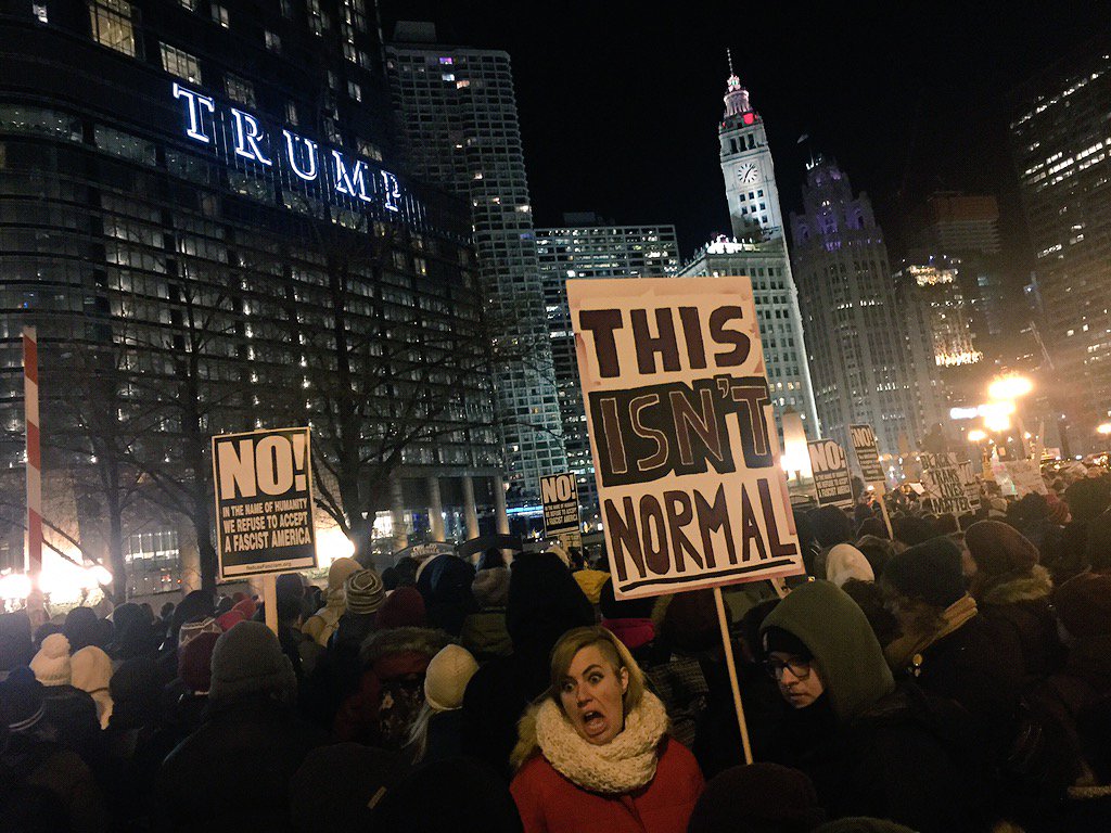 olsongetty's tweet photo. About 1000 transgender tights protesters are preparing to march from Trump Tower in Chicago. @GettyImagesNews https://t.co/wqwoKtfFh0