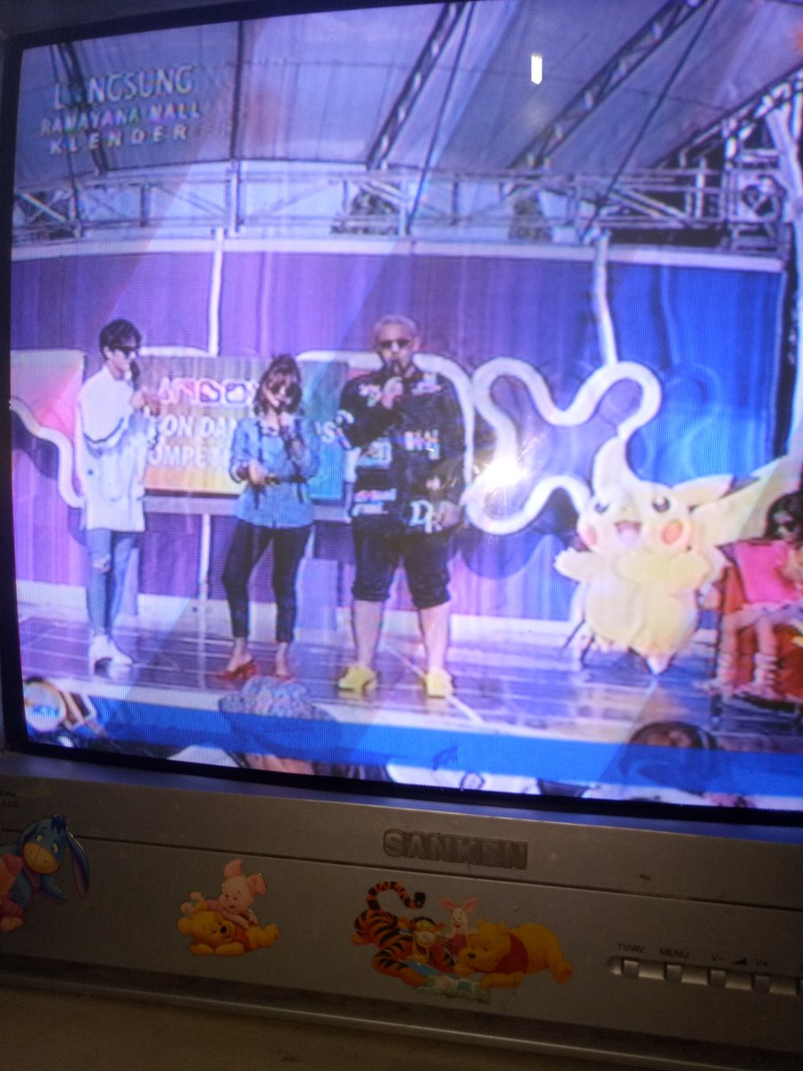 Arti_3012's tweet photo. Udah stanby depan tv setia liat @LeeJH_2107 Oppa @MoA_AeiM Ngehost hari ni @InboxSCTV_ Semangaaattt oppa ngehostna #LEEatInboxSCTV https://t.co/jbXeNQLTsc