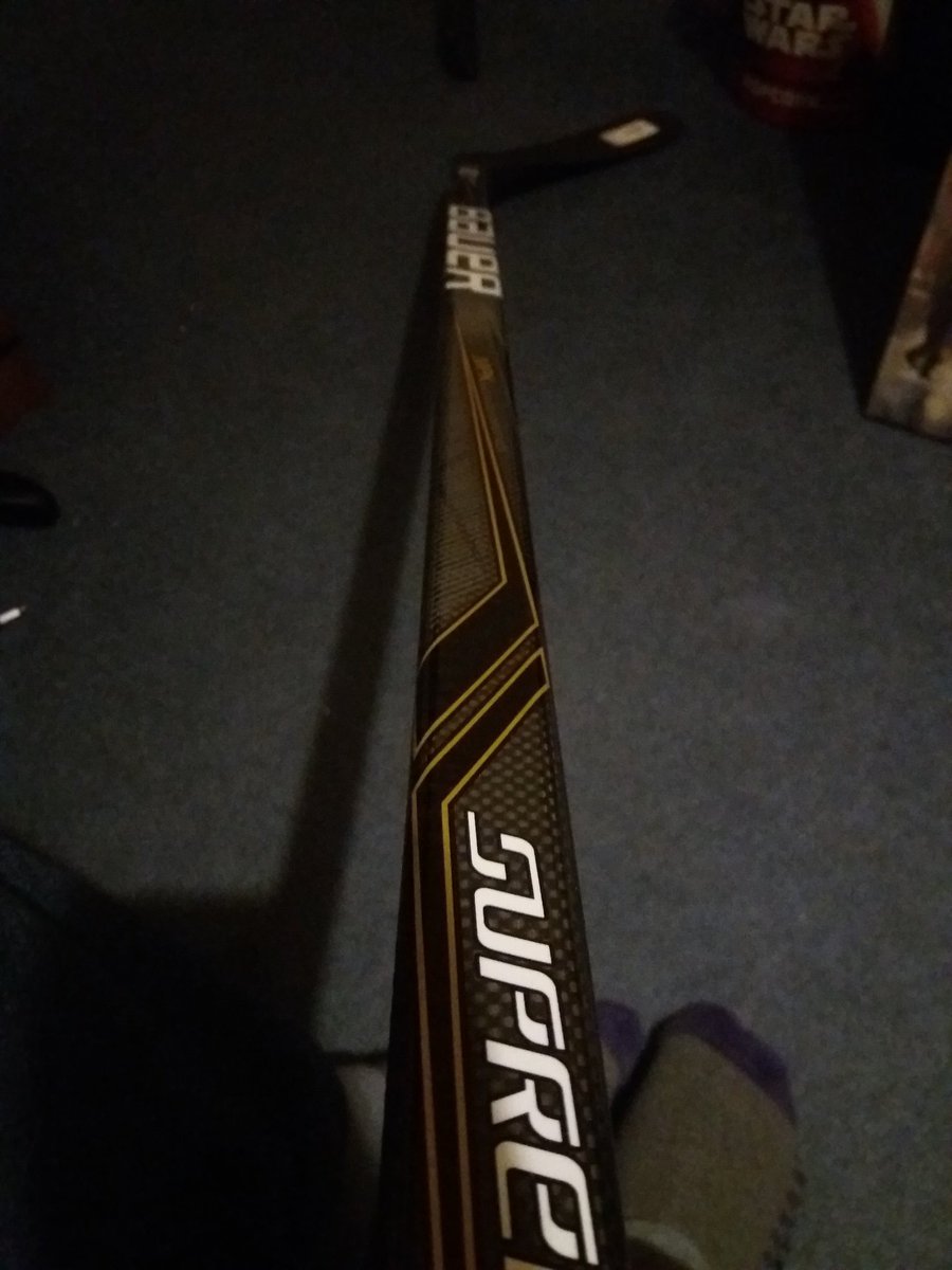 batch181's tweet image. Slapshot killed @midlandtony tonight ... Oooops! Sorry bro! 😣🏒 #NewTwig