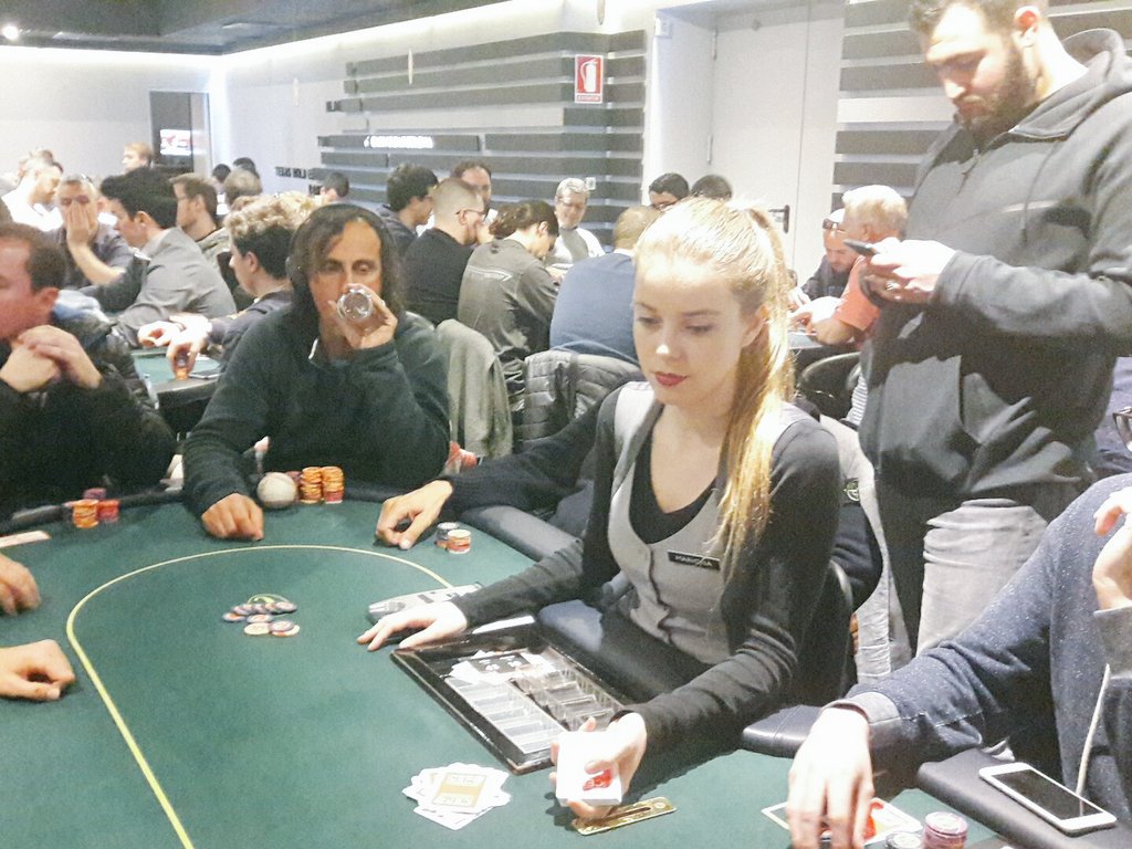 CasinoBarcelona's tweet photo. Enhorabuena al equipo de dealers, floors y Dirección de Torneo por su contribución al éxito de este evento!
#SoisCEP 👏👏👏 https://t.co/Gw8SSth2jO
