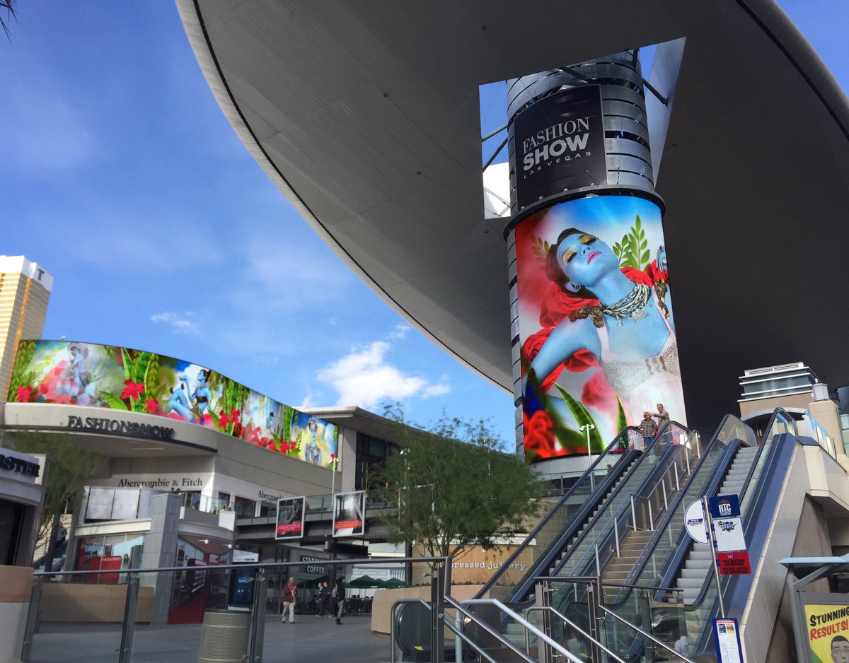 VisionSignInc's tweet photo. They're reaching customers -are you? #TGIF @FashionShowLV with cutting edge signage by @VisionSignInc with @Daktronics LED. #LasVegas #ICSC https://t.co/1vR4dNjZjS