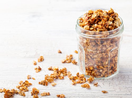ProtegezVous's tweet photo. Pour remplacer les céréales à déjeuner du commerce, rien de mieux que de préparer votre propre granola. Recette ici: https://t.co/xHviZD6cF0 https://t.co/NhnmCFXBUR