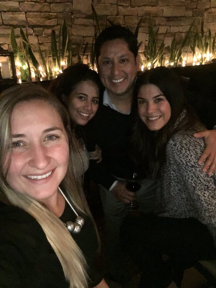 LisaBomp's tweet photo. @RogerRomeroPA  happy hour after a long week https://t.co/GNIijNivz0