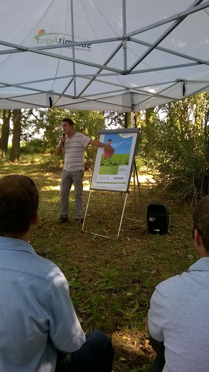 SummitAgroAr's tweet photo. ¿Qué hicimos hoy? Salimos al campo a recorrer híbridos de #maíz tratados con #RaceRM , junto a @movimiento_crea Ascensión y @lucrecouretot https://t.co/eDo1zEMsGr