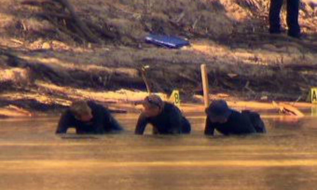 PANSWMSC's tweet photo. Pause & imagine the job of @PoliceAssocNSW & Vicpol divers searching 4 a missing 5yr old #supportyourcops #PTSDawareness #bluefamily https://t.co/yfGbJohxBM