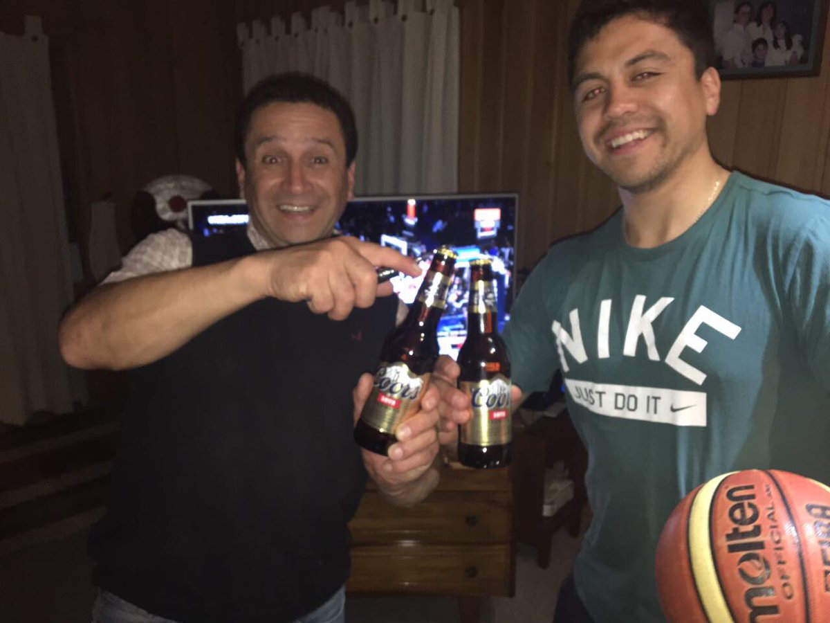 CSoussi's tweet image. Jajaaja..momentos para reír, momentos para soñar vamos que se puede. Soñar es gratis con @CoorsChile #coorsNBACL